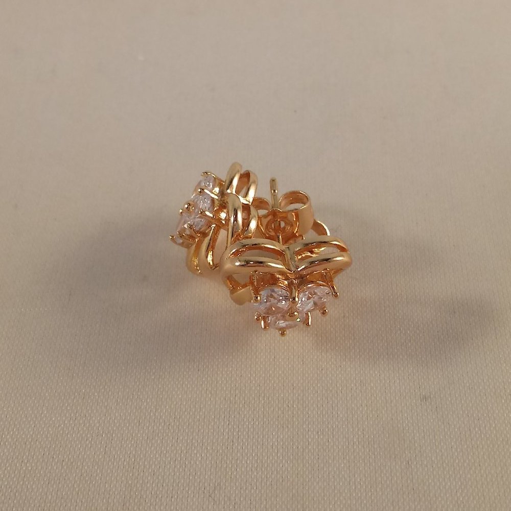 18K Yellow Gold Filled Heart White Diamond Zircon Stud Earrings Gorgeous Gift - Picture 5 of 6